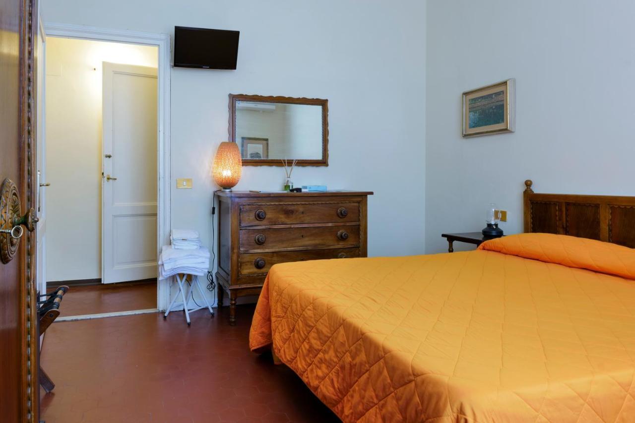 Hotel Club I Pini - Residenza D'Epoca In Versilia ลิโด ดิ กามาโยเร ภายนอก รูปภาพ