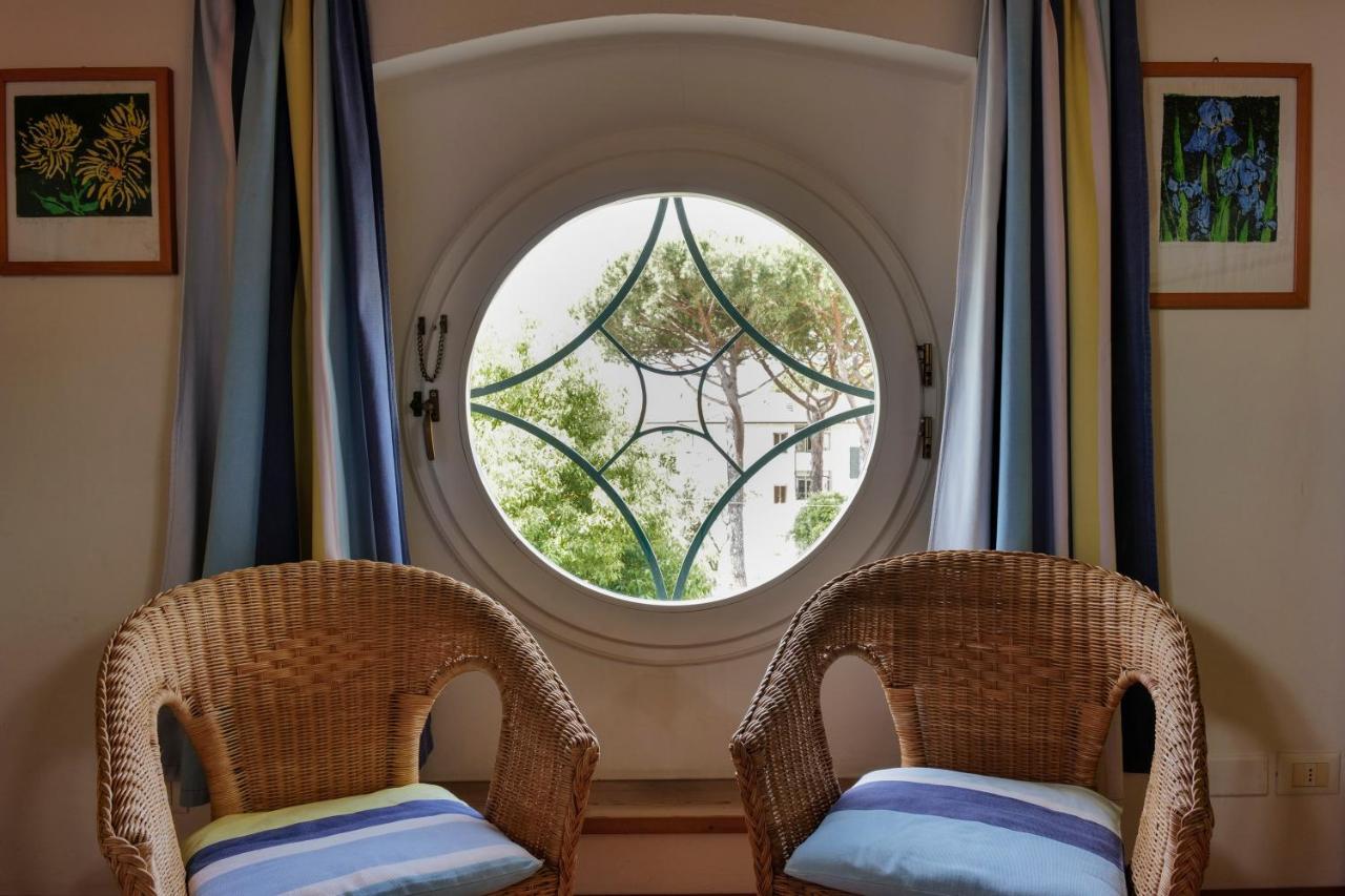 Hotel Club I Pini - Residenza D'Epoca In Versilia ลิโด ดิ กามาโยเร ภายนอก รูปภาพ
