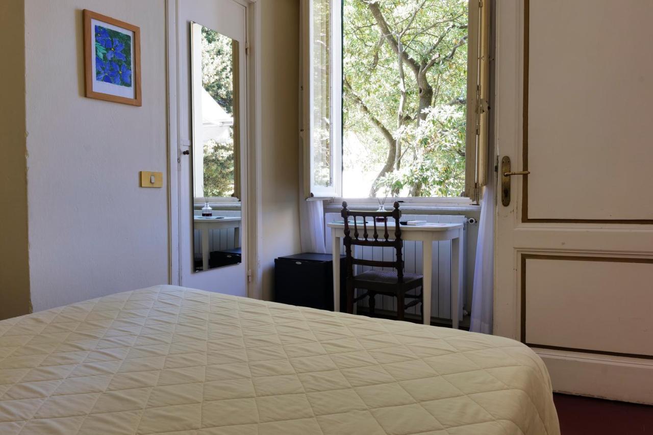 Hotel Club I Pini - Residenza D'Epoca In Versilia ลิโด ดิ กามาโยเร ภายนอก รูปภาพ