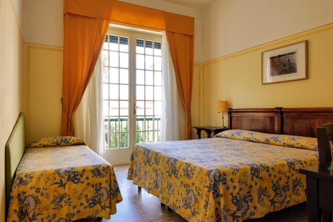 Hotel Club I Pini - Residenza D'Epoca In Versilia ลิโด ดิ กามาโยเร ภายนอก รูปภาพ
