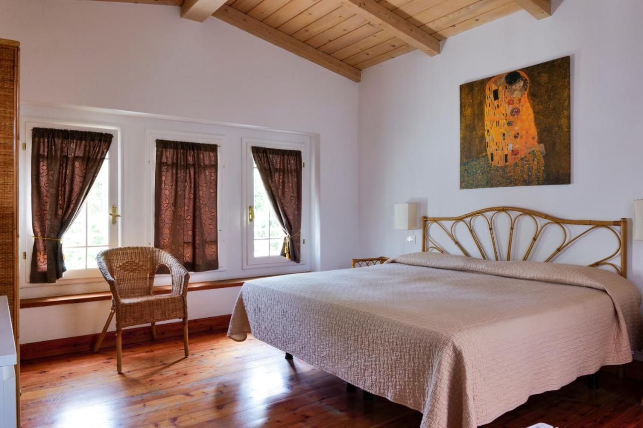 Hotel Club I Pini - Residenza D'Epoca In Versilia ลิโด ดิ กามาโยเร ภายนอก รูปภาพ
