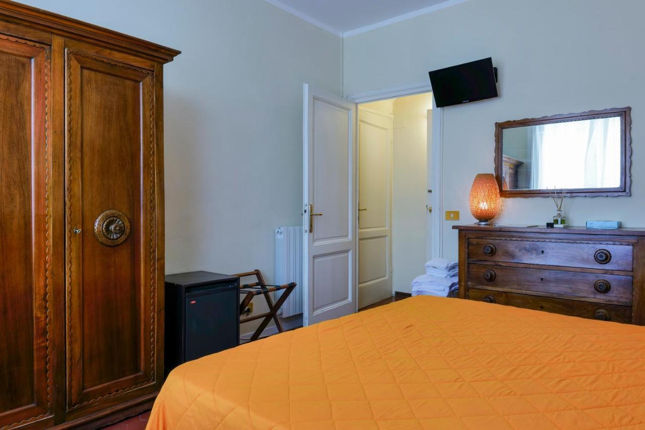 Hotel Club I Pini - Residenza D'Epoca In Versilia ลิโด ดิ กามาโยเร ภายนอก รูปภาพ