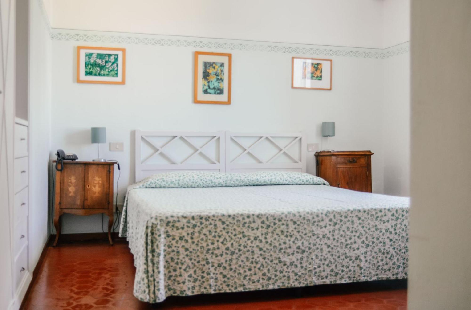 Hotel Club I Pini - Residenza D'Epoca In Versilia ลิโด ดิ กามาโยเร ภายนอก รูปภาพ